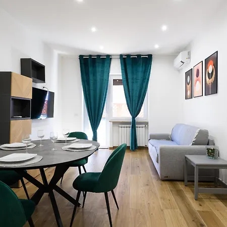 Domus Pio Viii Apartment *