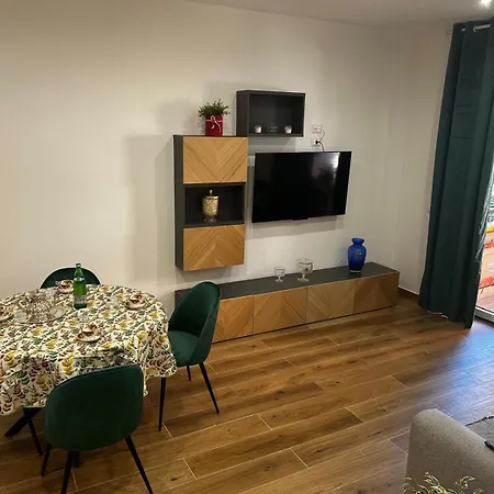 Domus Pio Viii Apartment